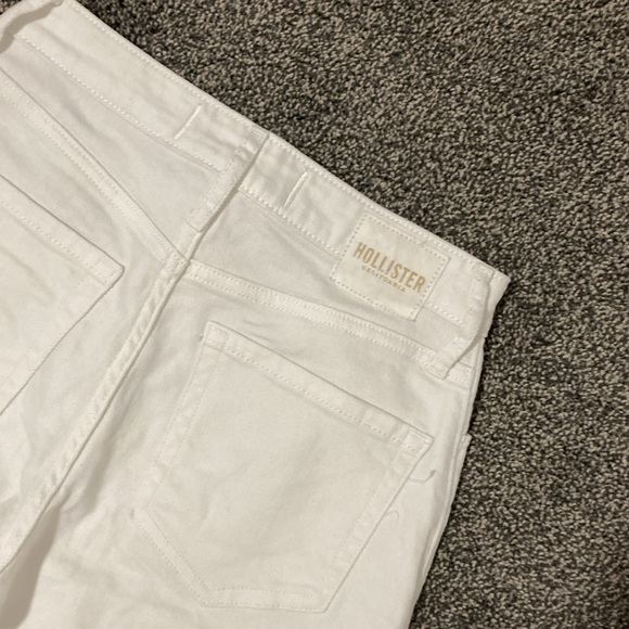 white hollister jeans worn once - Picture 4 of 4